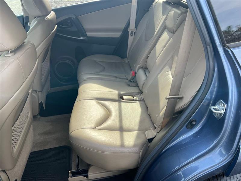 Toyota RAV4 4WD 4dr 4-cyl 4-Spd AT Ltd (Natl) 2011