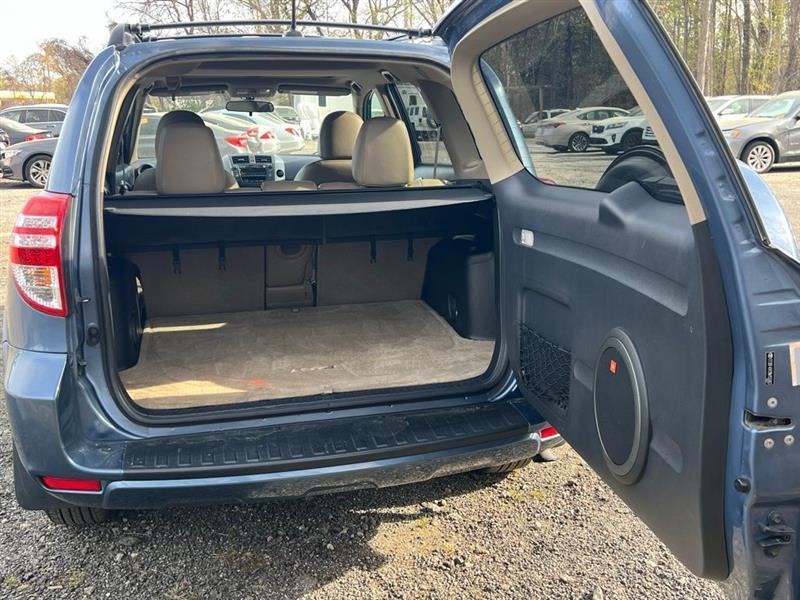 Toyota RAV4 4WD 4dr 4-cyl 4-Spd AT Ltd (Natl) 2011