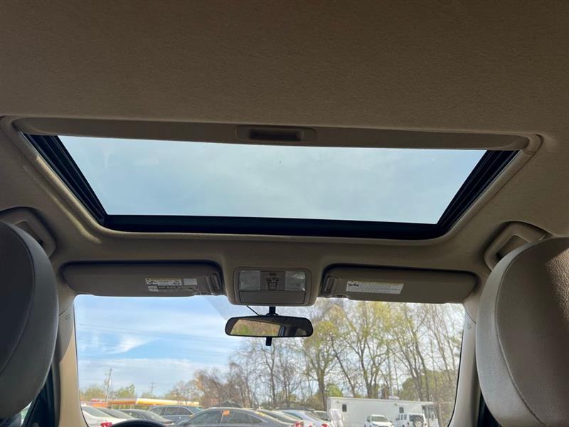 Toyota RAV4 4WD 4dr 4-cyl 4-Spd AT Ltd (Natl) 2011