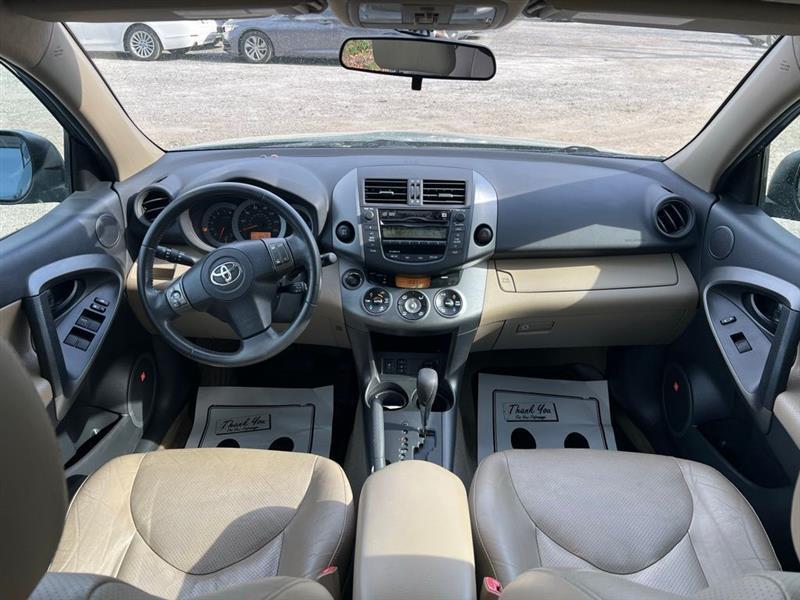 Toyota RAV4 4WD 4dr 4-cyl 4-Spd AT Ltd (Natl) 2011