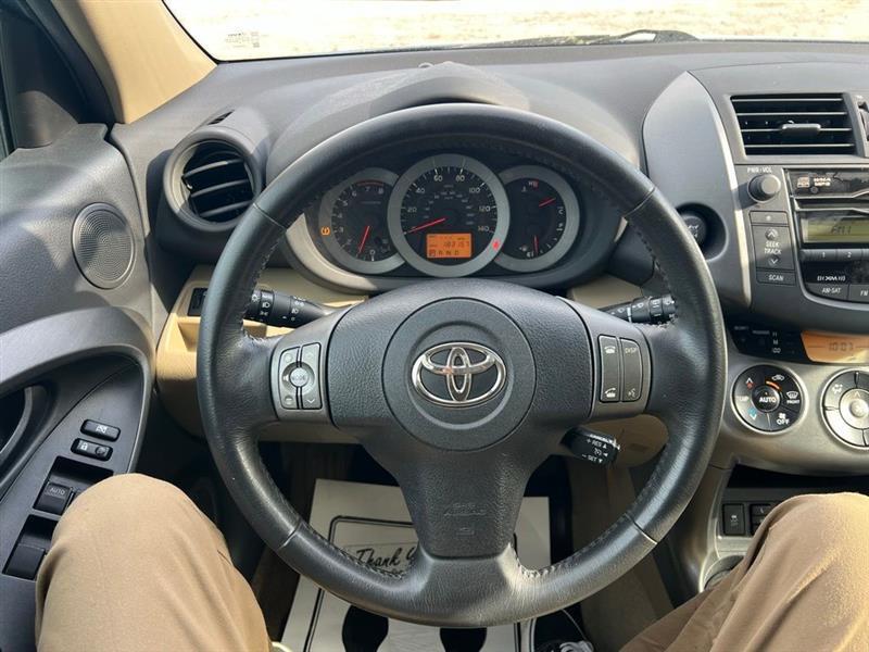 Toyota RAV4 4WD 4dr 4-cyl 4-Spd AT Ltd (Natl) 2011