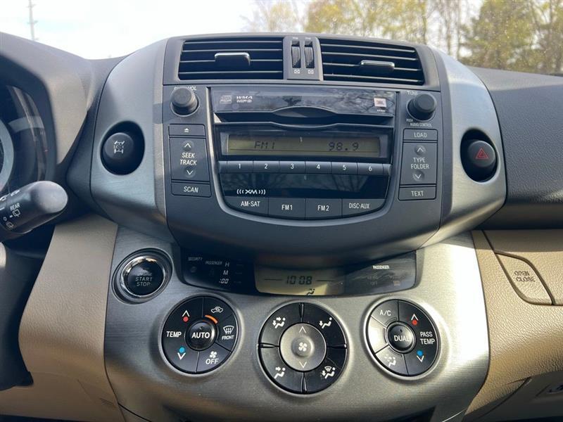 Toyota RAV4 4WD 4dr 4-cyl 4-Spd AT Ltd (Natl) 2011