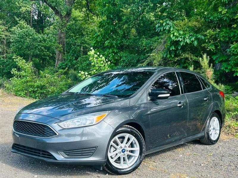 Ford Focus SE Sedan 2017