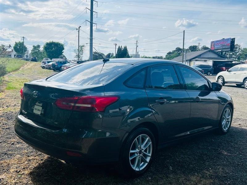 Ford Focus SE Sedan 2017