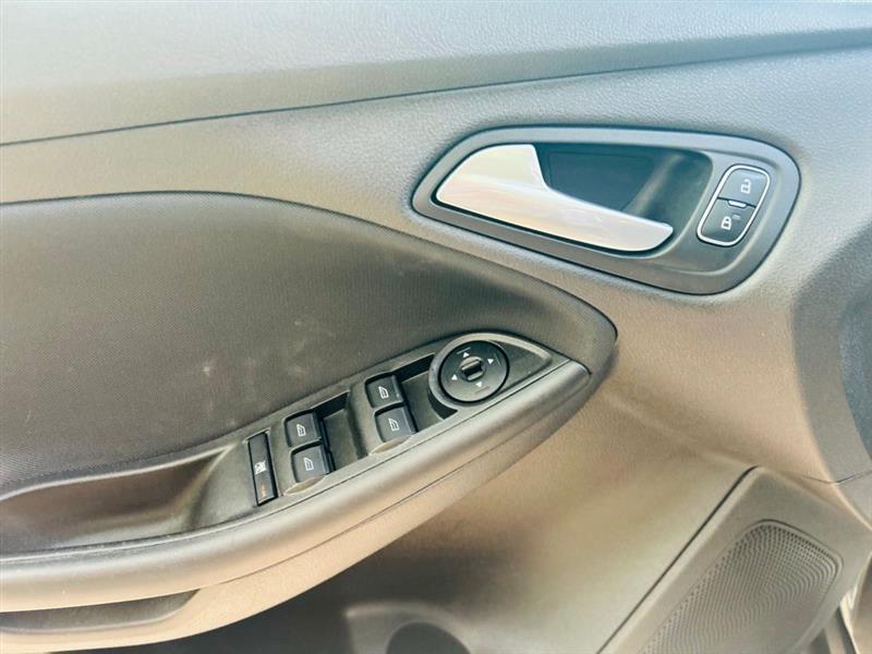 Ford Focus SE Sedan 2017