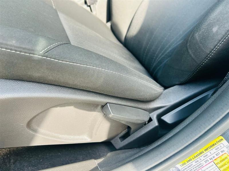 Ford Focus SE Sedan 2017