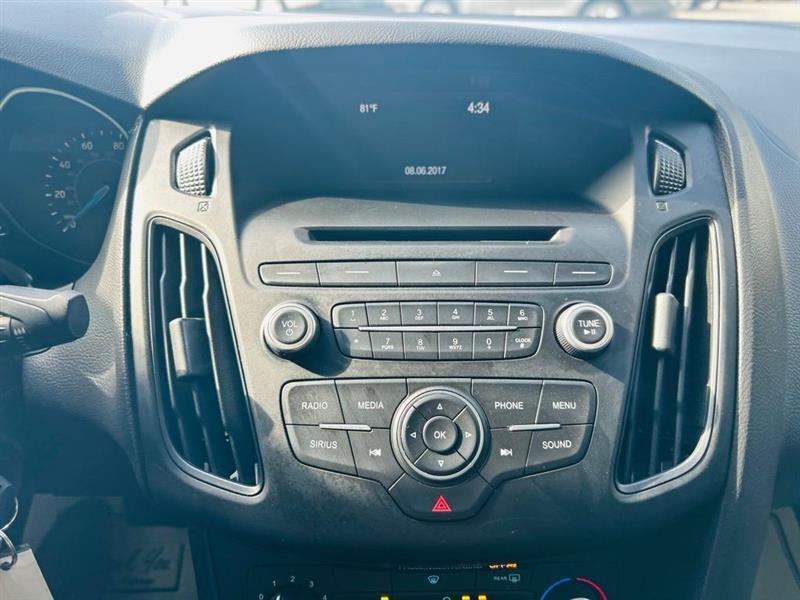 Ford Focus SE Sedan 2017