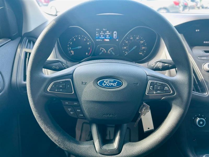 Ford Focus SE Sedan 2017
