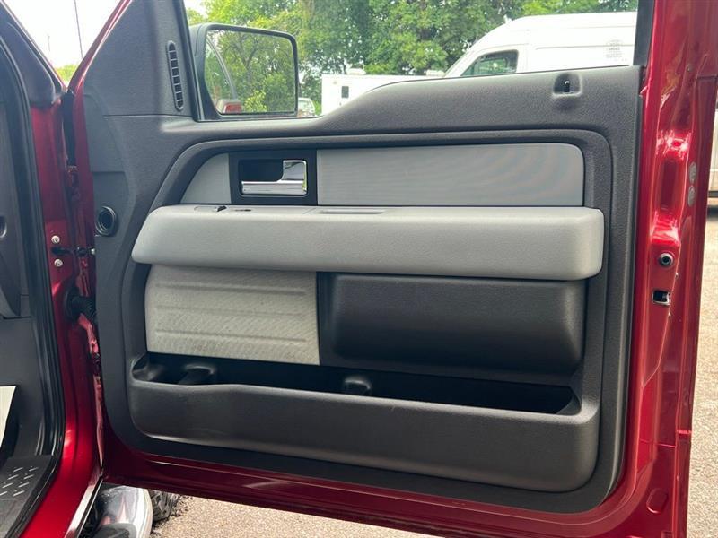 Ford F-150 4WD SuperCrew 145" XLT 2014