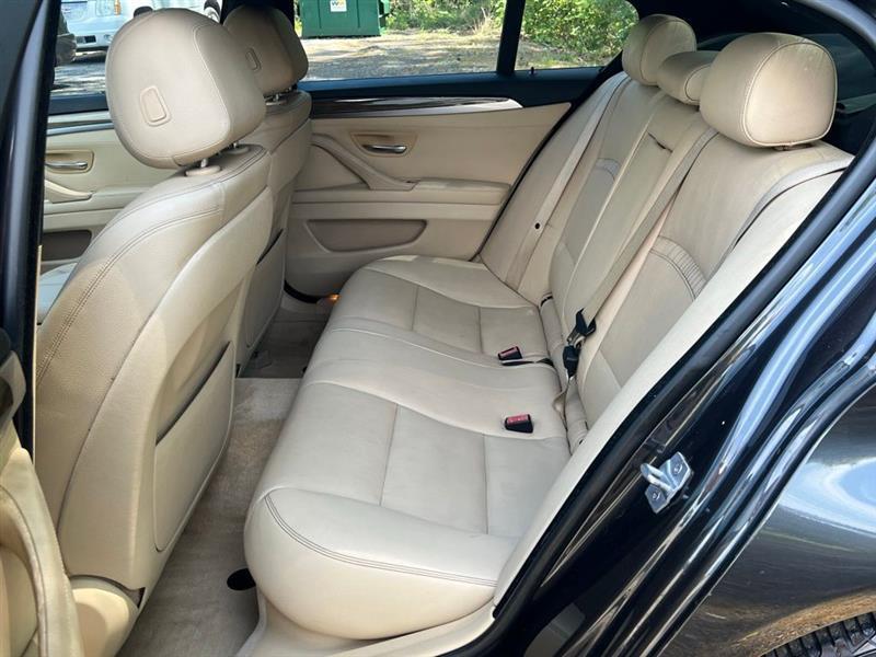 BMW 5 Series 4dr Sdn 535i RWD 2014