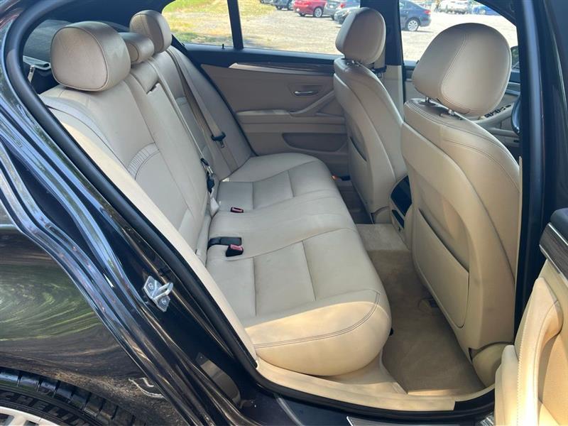 BMW 5 Series 4dr Sdn 535i RWD 2014