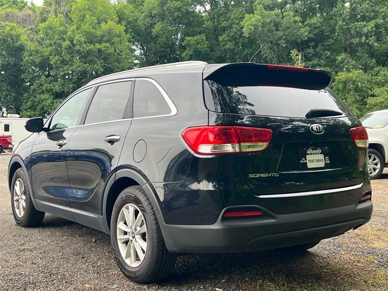 Kia Sorento FWD 4dr 3.3L LX 2016