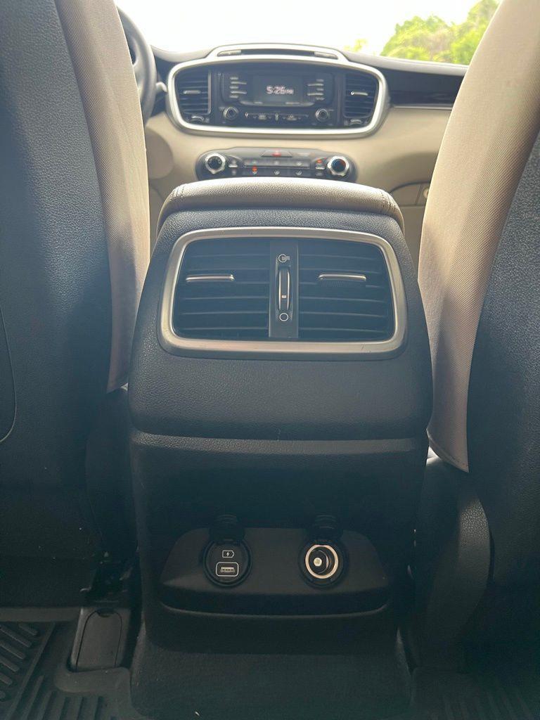 Kia Sorento FWD 4dr 3.3L LX 2016