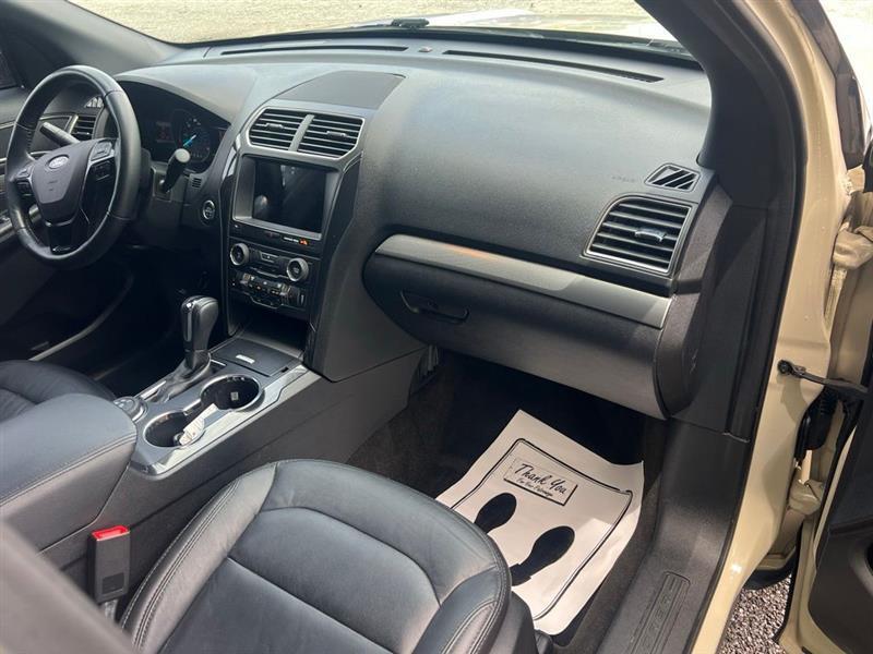 Ford Explorer XLT 4WD 2018