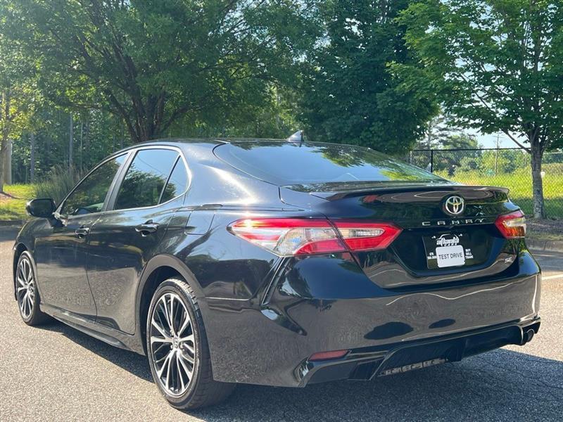 Toyota Camry XLE Auto (Natl) 2019