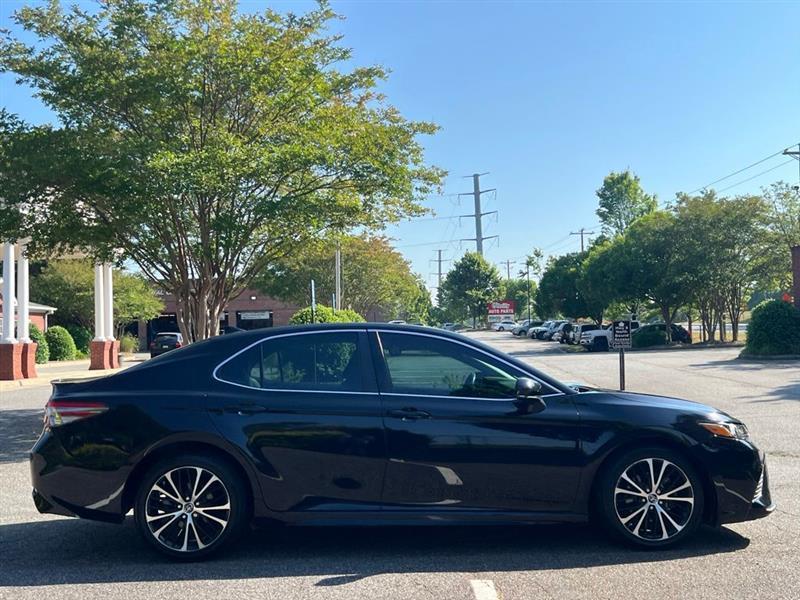 Toyota Camry XLE Auto (Natl) 2019
