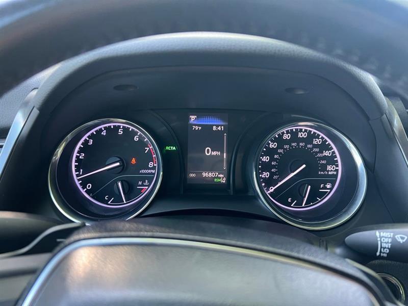 Toyota Camry XLE Auto (Natl) 2019