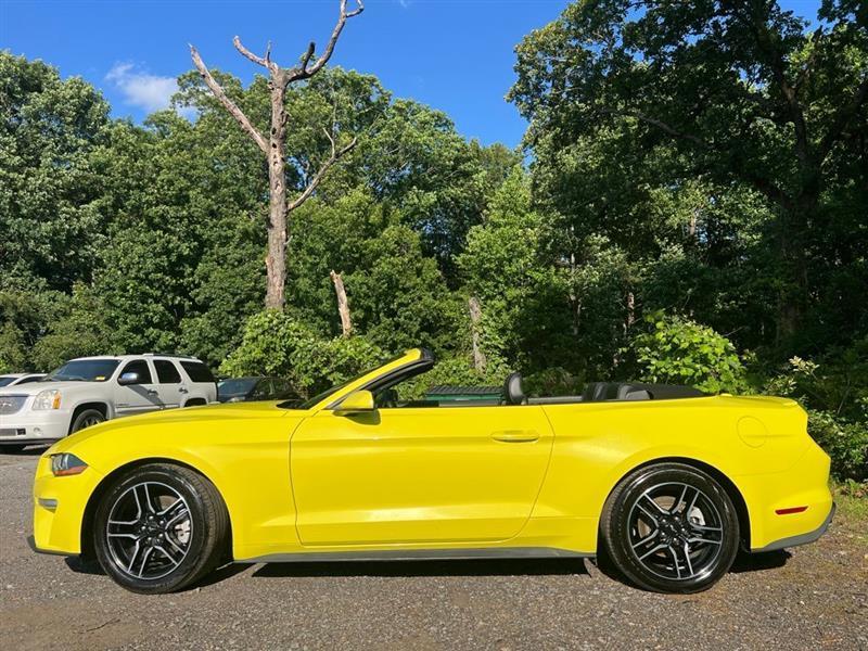 Ford Mustang EcoBoost Convertible 2021
