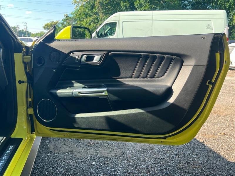 Ford Mustang EcoBoost Convertible 2021