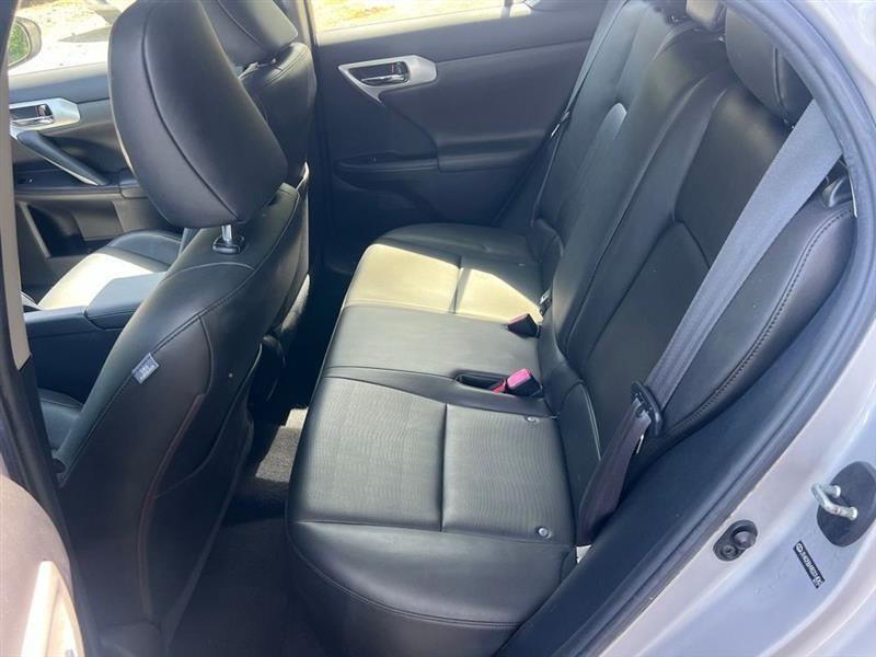 Lexus CT 200h FWD 4dr Hybrid 2011