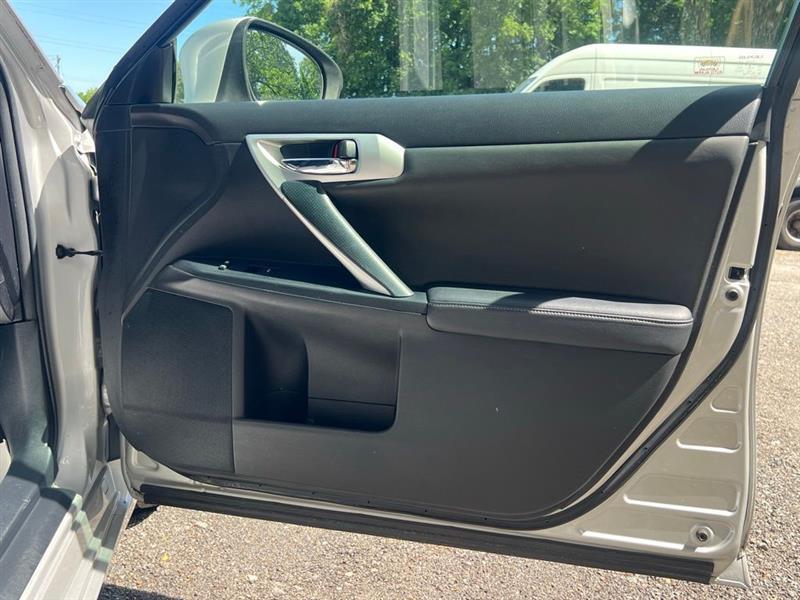 Lexus CT 200h FWD 4dr Hybrid 2011