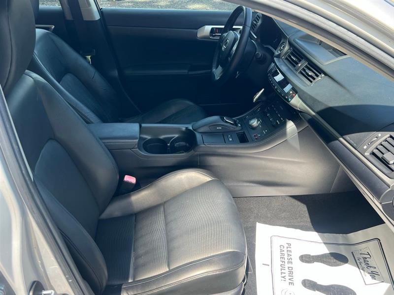 Lexus CT 200h FWD 4dr Hybrid 2011