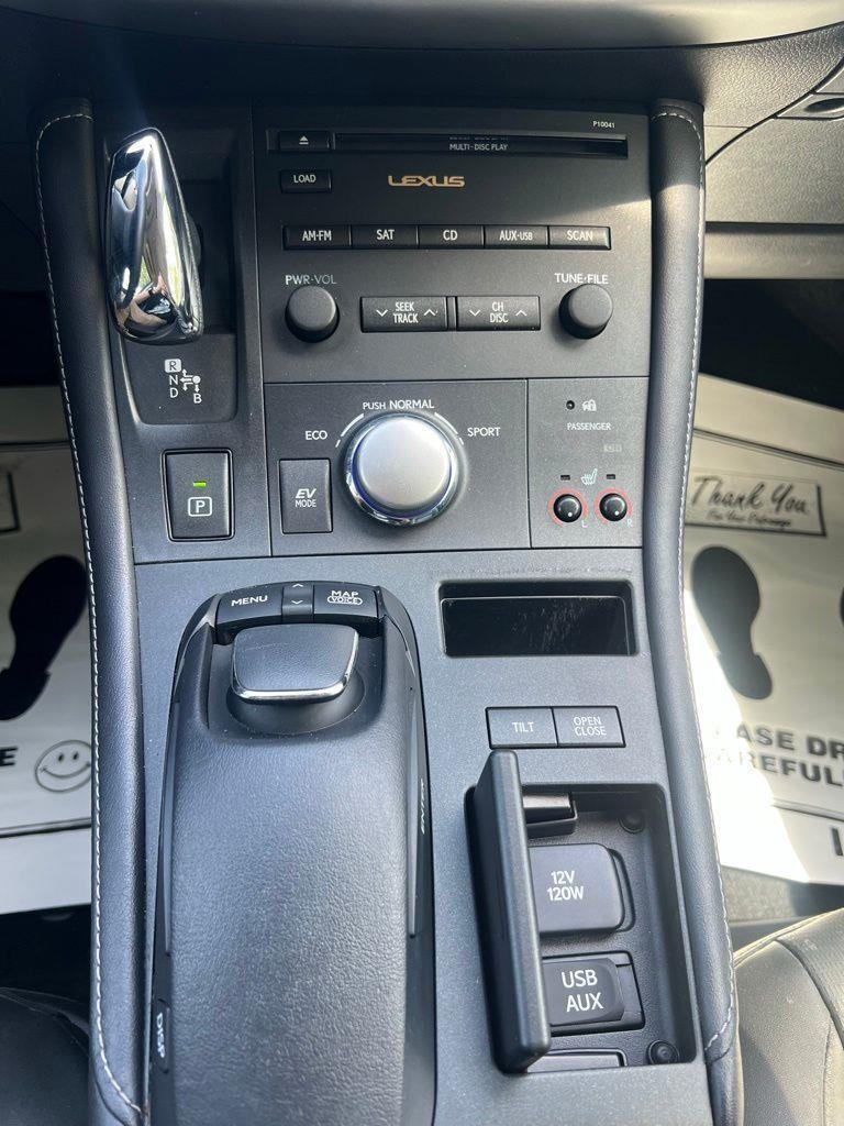 Lexus CT 200h FWD 4dr Hybrid 2011