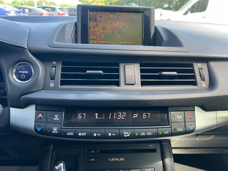 Lexus CT 200h FWD 4dr Hybrid 2011