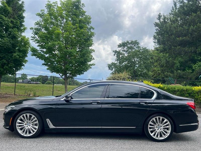 BMW 7 Series 4dr Sdn 750i xDrive AWD 2016