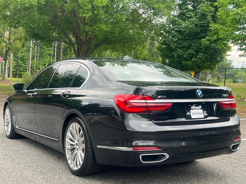 BMW 7 Series 4dr Sdn 750i xDrive AWD 2016