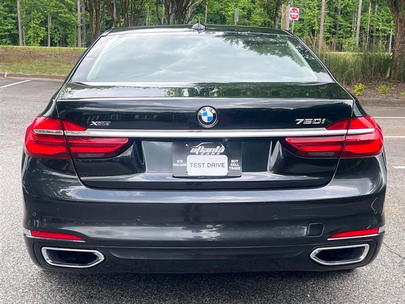 BMW 7 Series 4dr Sdn 750i xDrive AWD 2016