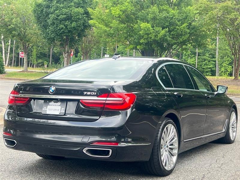 BMW 7 Series 4dr Sdn 750i xDrive AWD 2016