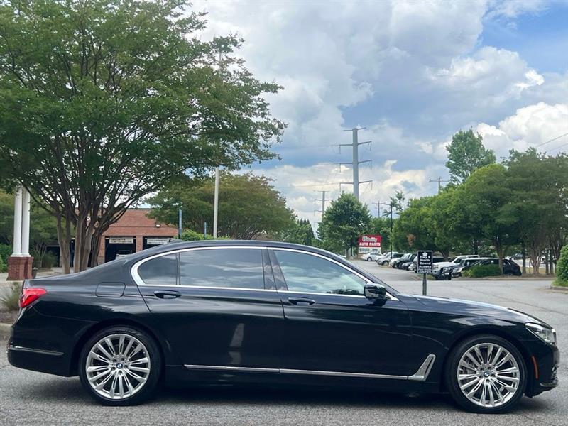 BMW 7 Series 4dr Sdn 750i xDrive AWD 2016