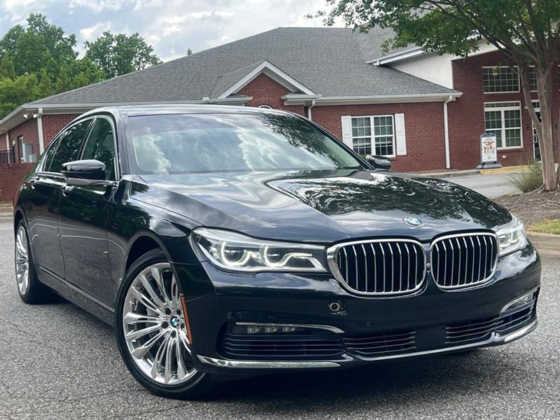 BMW 7 Series 4dr Sdn 750i xDrive AWD 2016