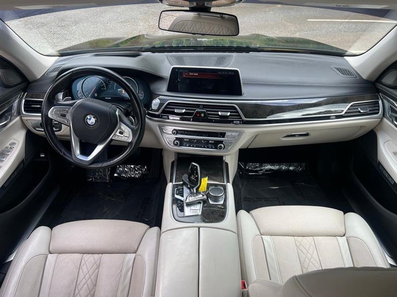 BMW 7 Series 4dr Sdn 750i xDrive AWD 2016