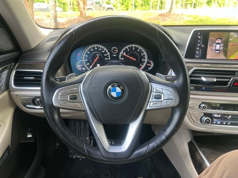 BMW 7 Series 4dr Sdn 750i xDrive AWD 2016
