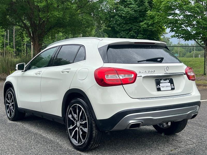 Mercedes-Benz GLA FWD 4dr GLA 250 2016
