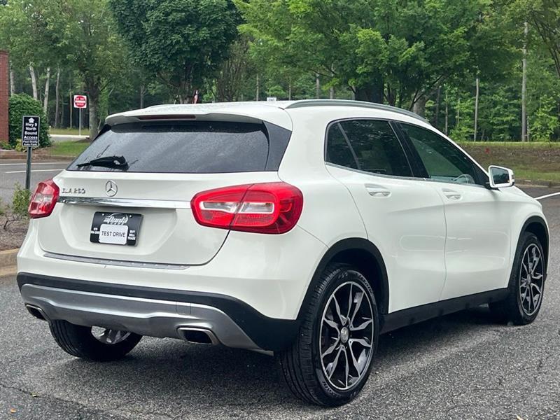 Mercedes-Benz GLA FWD 4dr GLA 250 2016
