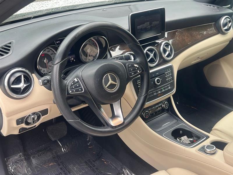 Mercedes-Benz GLA FWD 4dr GLA 250 2016