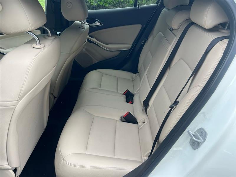 Mercedes-Benz GLA FWD 4dr GLA 250 2016