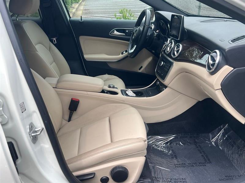 Mercedes-Benz GLA FWD 4dr GLA 250 2016