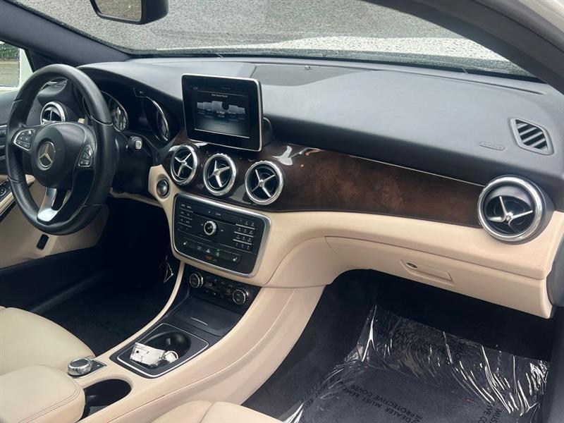 Mercedes-Benz GLA FWD 4dr GLA 250 2016