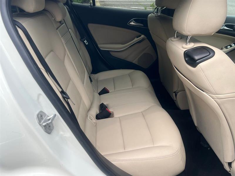 Mercedes-Benz GLA FWD 4dr GLA 250 2016