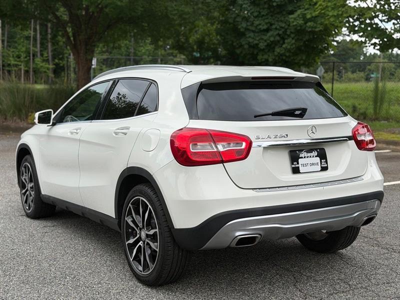 Mercedes-Benz GLA FWD 4dr GLA 250 2016