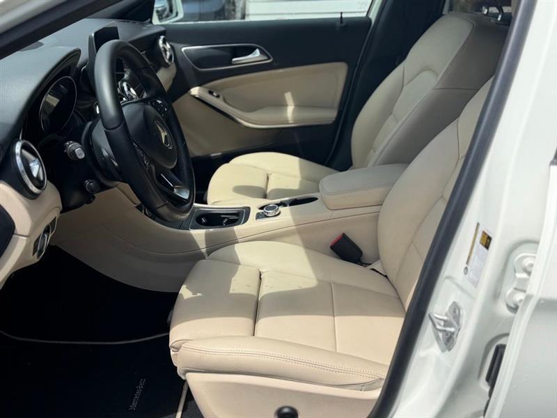 Mercedes-Benz GLA FWD 4dr GLA 250 2016