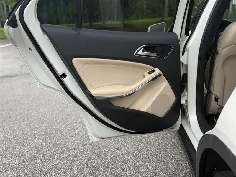 Mercedes-Benz GLA FWD 4dr GLA 250 2016