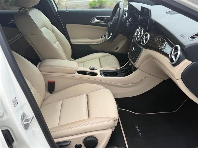 Mercedes-Benz GLA FWD 4dr GLA 250 2016