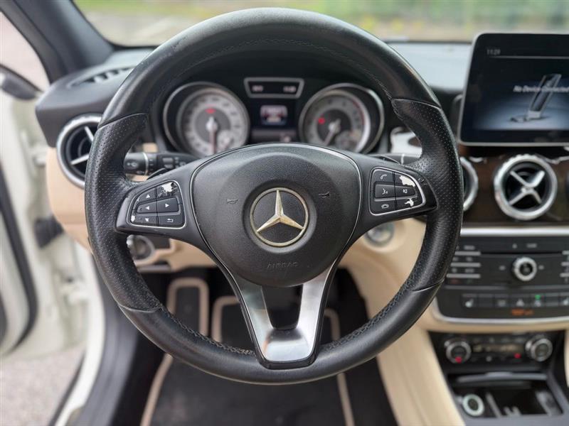 Mercedes-Benz GLA FWD 4dr GLA 250 2016