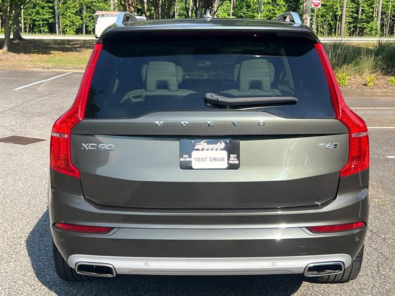 Volvo XC90 T6 AWD 7-Passenger Momentum 2018