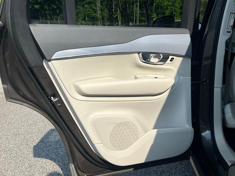 Volvo XC90 T6 AWD 7-Passenger Momentum 2018